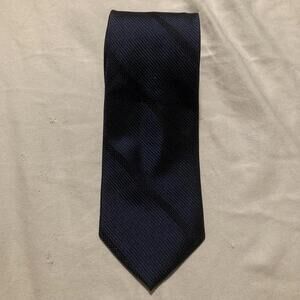 NWOT Van Heusen Navy/Black Silk Tie 59/2.75